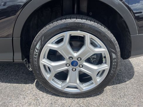 Used 2019 Ford Escape Titanium FWD image 9