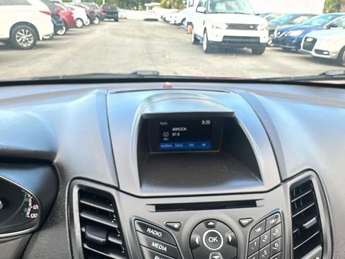 Used 2018 Ford Fiesta SE FWD image 46