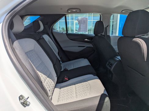 Used 2022 Chevrolet Equinox LS w/ LPO, Floor Liner Package AWD/4WD image 38