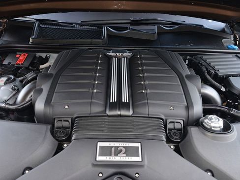 Used 2017 Bentley Bentayga image 20