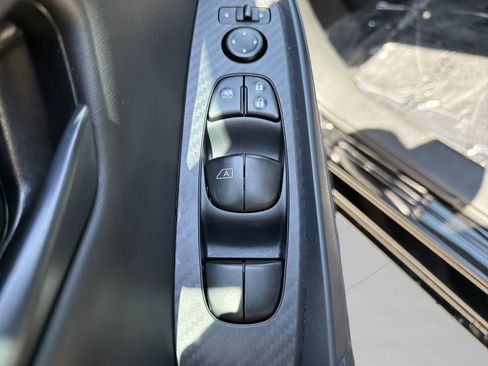 Used 2025 Nissan Sentra S FWD image 17