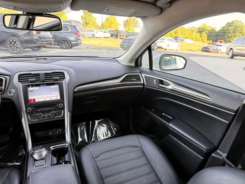 Used 2018 Ford Fusion SE w/ Equipment Group 602A FWD image 22