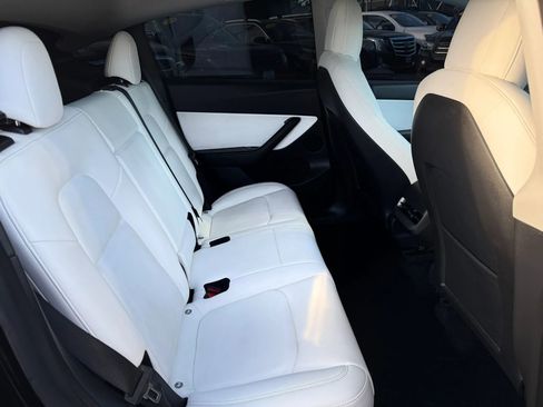 Used 2022 Tesla Model Y Long Range AWD/4WD image 20
