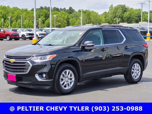 Used 2021 Chevrolet Traverse LT FWD image 3
