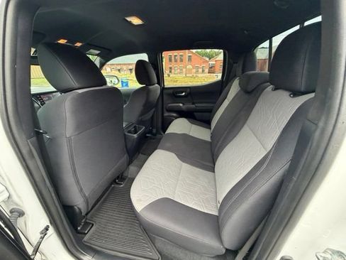 Used 2021 Toyota Tacoma TRD Sport w/ Technology Package AWD/4WD image 15