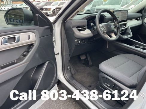 New 2026 Ford Explorer Active image 5