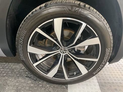 Certified 2024 Volkswagen Atlas Cross Sport SEL Premium R-Line AWD/4WD image 3