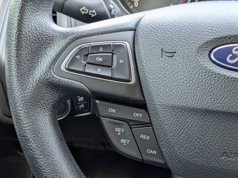 Used 2018 Ford Focus SE FWD image 29