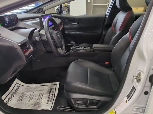 Used 2024 Toyota Prius Prime Premium image 9