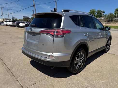 Used 2016 Toyota RAV4 LE FWD image 7