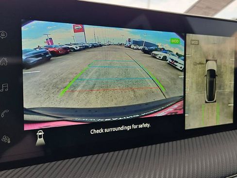 Certified 2025 Nissan Kicks SR FWD image 21