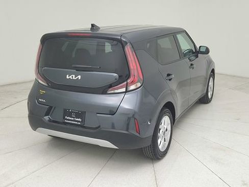 Used 2025 Kia Soul LX w/ LX Technology Package image 5