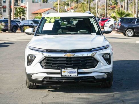 Used 2024 Chevrolet TrailBlazer LT FWD image 2
