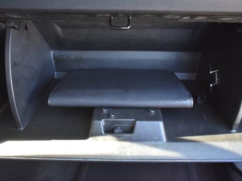 Used 2010 Chrysler Sebring Touring FWD image 31
