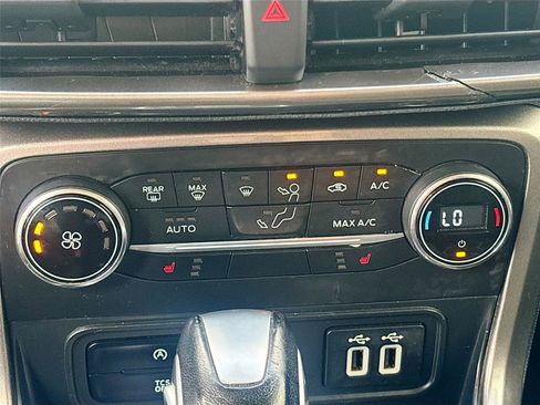Used 2020 Ford EcoSport SE w/ SE Convenience Package image 17