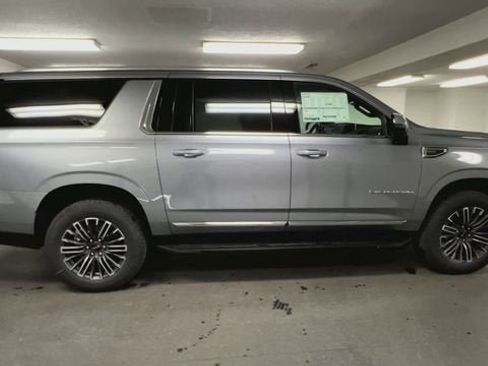 New 2026 GMC Yukon XL Elevation w/ Elevation Premium Package AWD/4WD image 9