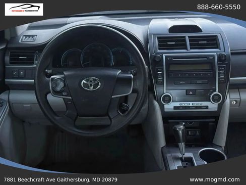 Used 2012 Toyota Camry LE image 29