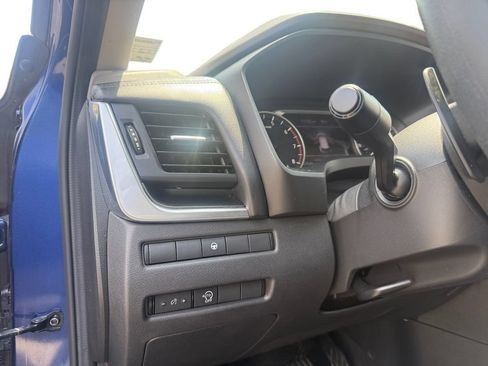 Used 2023 Nissan Rogue SV FWD image 13