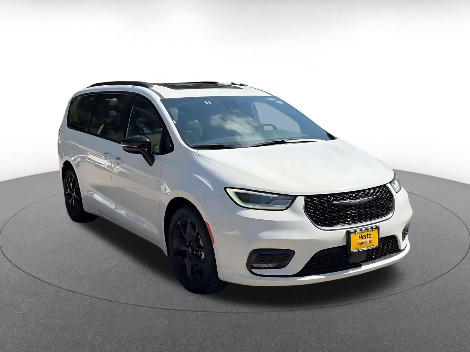 Used 2025 Chrysler Pacifica Limited FWD image 3