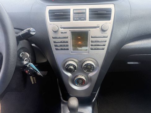 Used 2010 Toyota Yaris Sedan FWD image 17