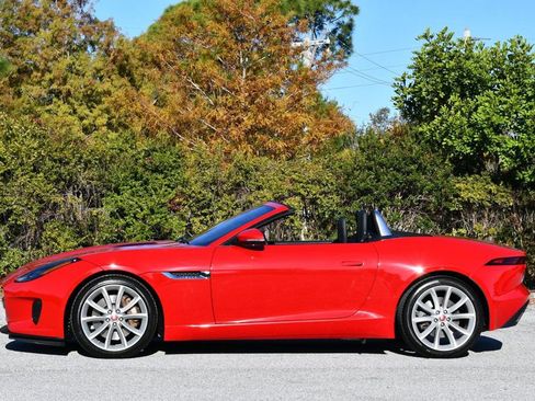 Used 2019 Jaguar F-TYPE Convertible image 3