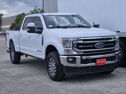 Used 2020 Ford F250 Lariat w/ Lariat Value Package AWD/4WD image 3