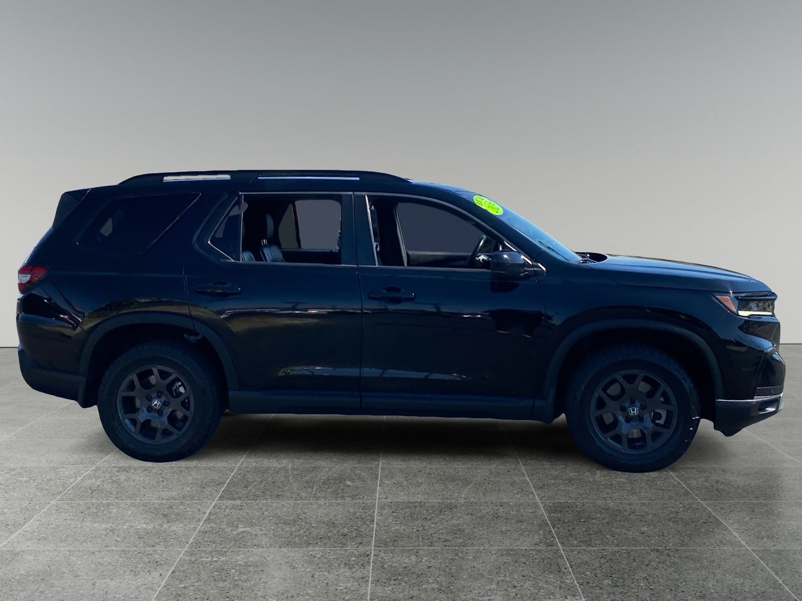 Used 2025 Honda Pilot TrailSport image 6