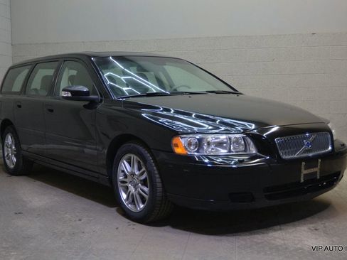 Used 2007 Volvo V70 2.4 FWD image 1