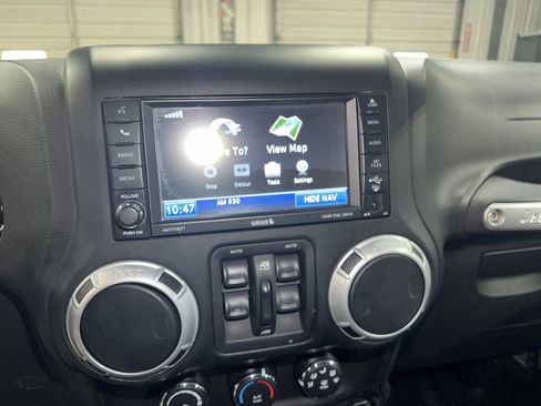 Used 2012 Jeep Wrangler Unlimited Sahara image 44