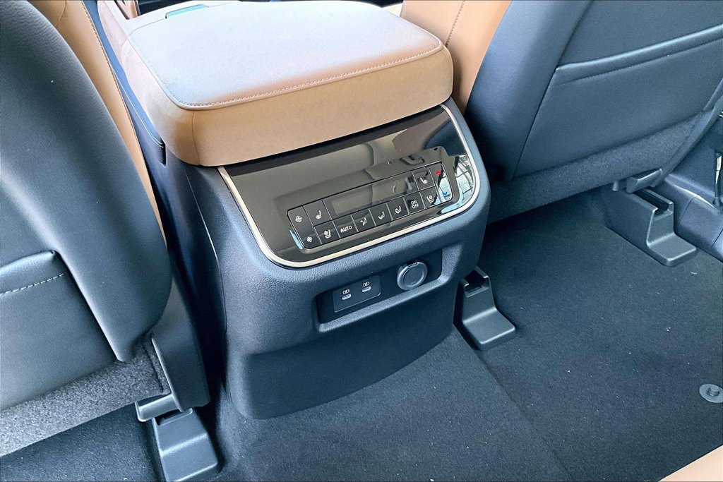 New 2027 INFINITI QX80 Luxe w/ Cargo Package AWD/4WD image 44