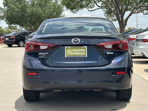 Used 2018 MAZDA MAZDA3 Touring FWD image 4