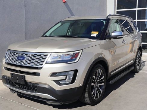 Used 2017 Ford Explorer Platinum AWD/4WD image 1