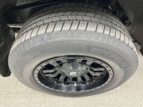 Used 2019 Toyota 4Runner SR5 Premium AWD/4WD image 17