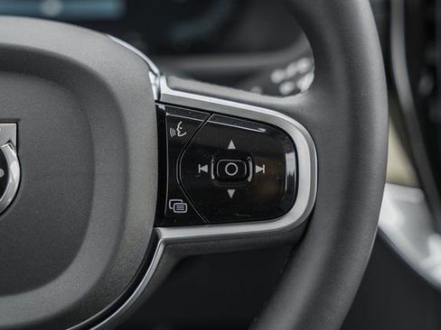 Certified 2025 Volvo XC90 T8 Core w/ Climate Package image 25