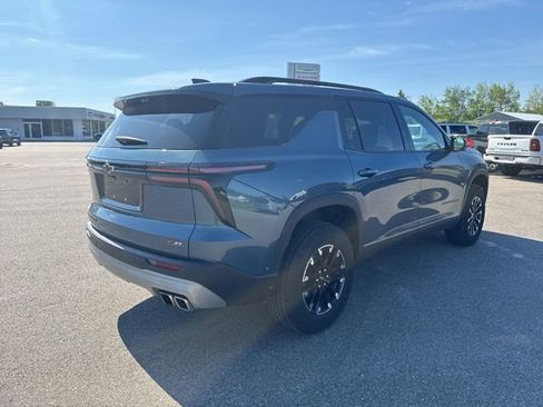 Used 2024 Chevrolet Traverse Z71 w/ Enhanced Driving Package AWD/4WD image 5