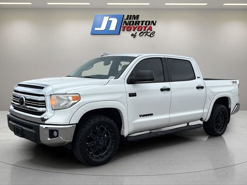 Used 2017 Toyota Tundra SR5 AWD/4WD image 1