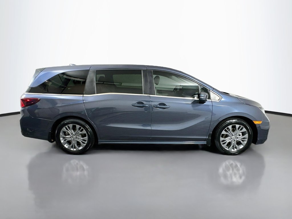 Certified 2025 Honda Odyssey Touring image 4