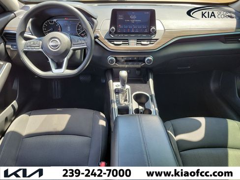 Used 2023 Nissan Altima 2.5 SV FWD image 14
