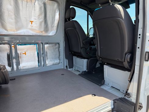 Used 2025 Mercedes-Benz Sprinter 2500 image 27