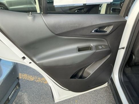 Used 2024 Chevrolet Equinox LT image 18