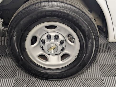 Used 2022 Chevrolet Express 2500 w/ Driver Convenience Package image 8