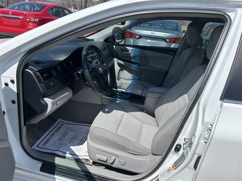 Used 2016 Toyota Camry LE FWD image 9
