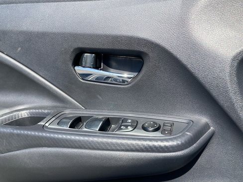 Used 2025 Nissan Versa SV image 13