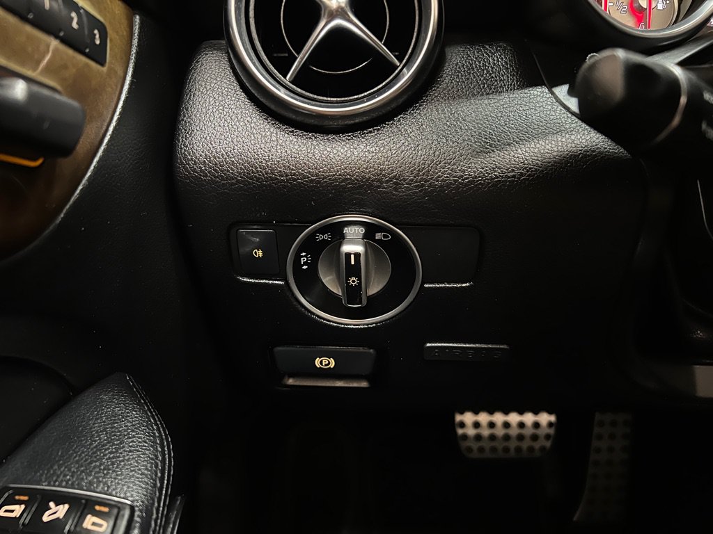 Used 2016 Mercedes-Benz SLK 350 image 37