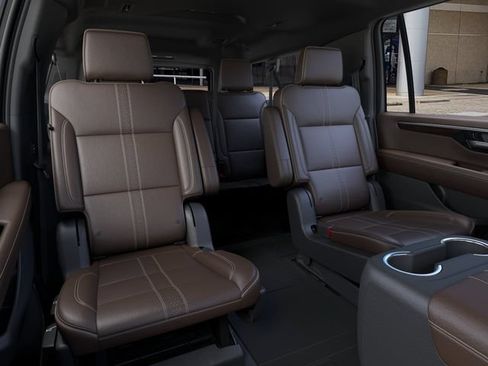 New 2026 Chevrolet Suburban High Country AWD/4WD image 17