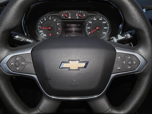 Used 2021 Chevrolet Traverse LS image 32