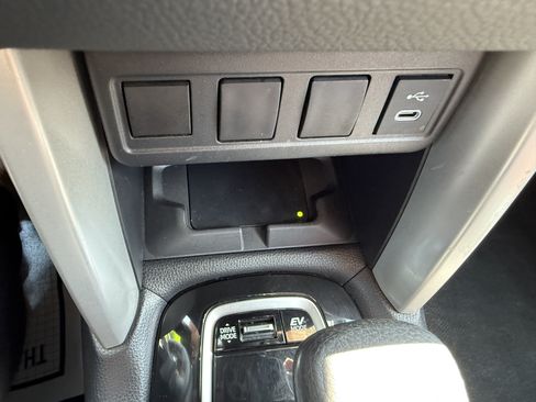 Used 2025 Toyota Corolla Cross AWD Hybrid image 14