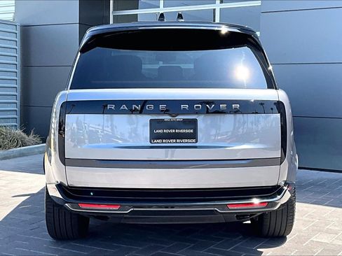 Used 2025 Land Rover Range Rover Autobiography AWD/4WD image 4