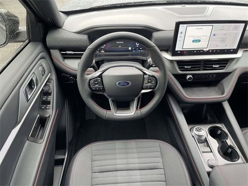 New 2026 Ford Explorer ST-Line w/ ST-Line Street Pack image 7