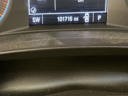 Used 2017 Chevrolet Malibu LT image 19